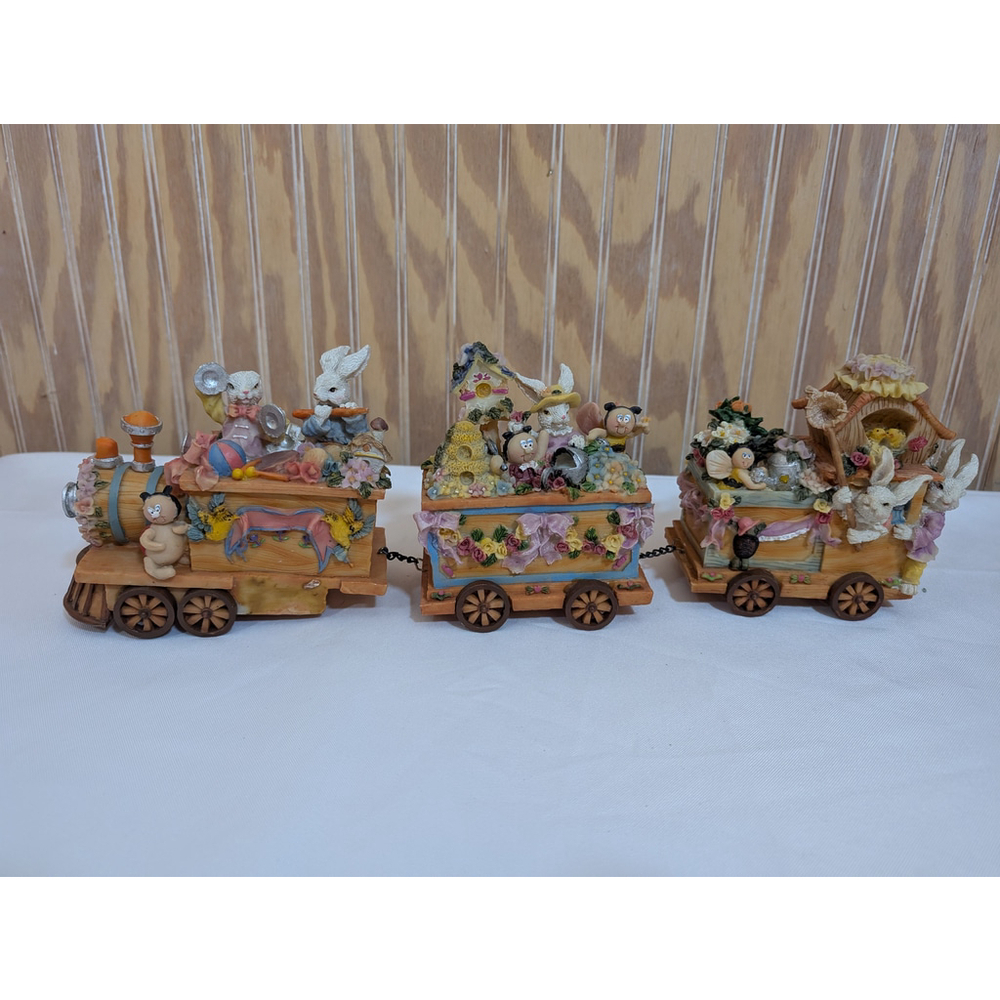Vintage Easter Bunny Themed Figurine Train w/ Connecting Cars (set of 3)